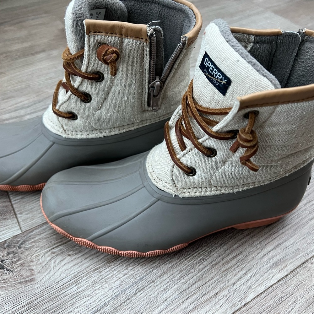 Sperry Kids Gray and Cream Boots